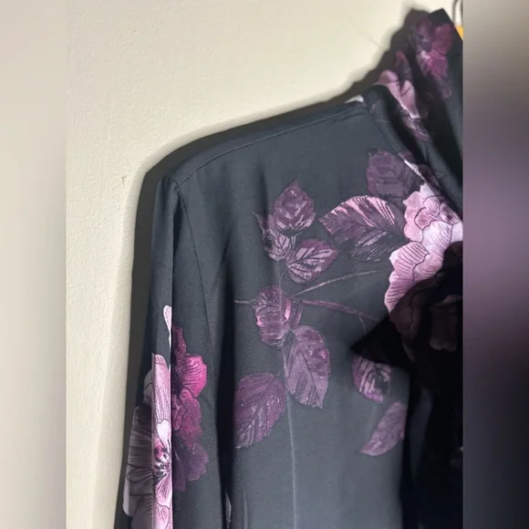 Bow tie blouse - Picture 3 of 13